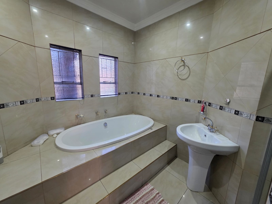 3 Bedroom Property for Sale in Vaalpark Free State